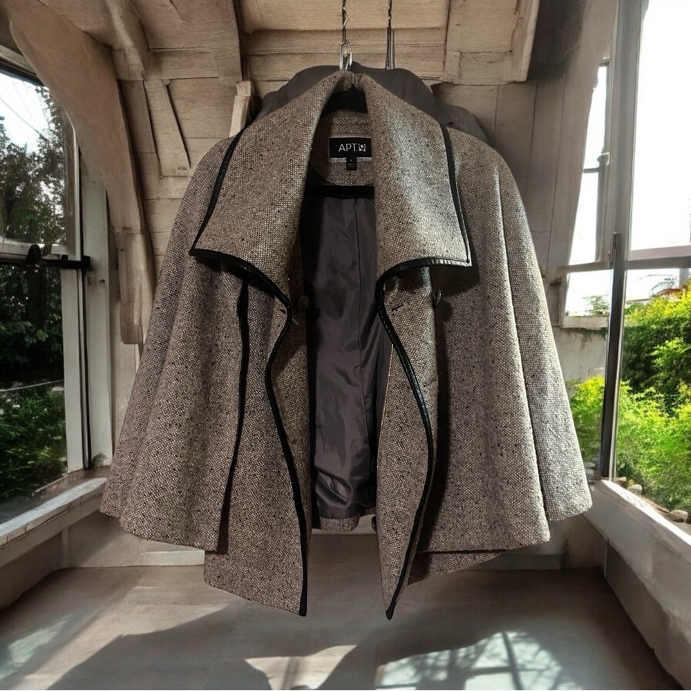 Double-breasted Womens Grey Tweed Cape Coat by Apt 9 in Medium Like New Gray
